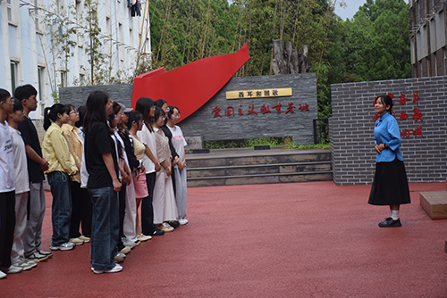 紅色鑄魂打造育人新高地.jpg