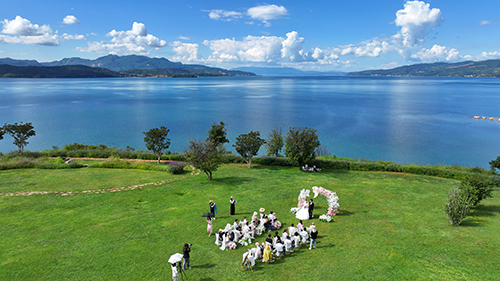 湖光山色共譜浪漫.jpg