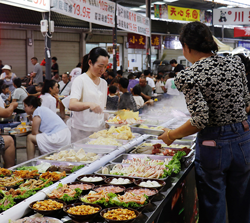 “美食 文體旅”助力玉溪服務消費4.jpg