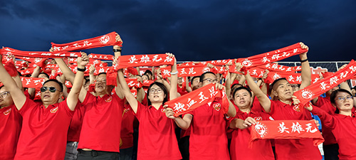 中超公益看臺(tái)致敬獻(xiàn)血志愿者.jpg