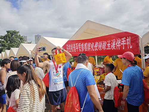 兩萬跑者與玉溪的“雙向奔赴”6.jpg