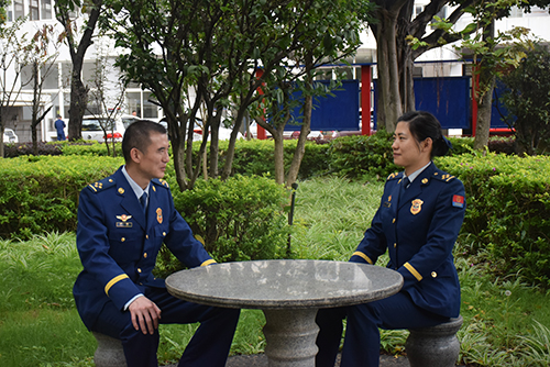 “雙消”家庭的“火焰藍”答卷.jpg