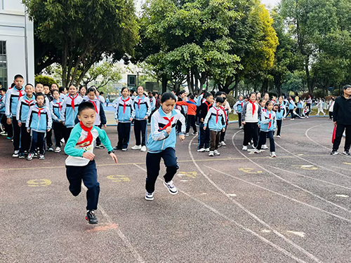 龍泉街道中心小學舉辦科技文體節(jié).jpg
