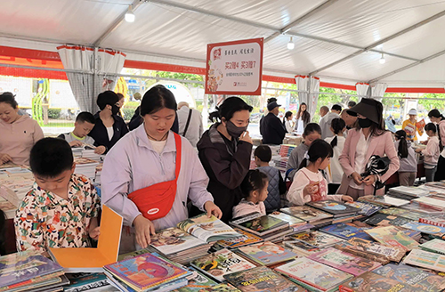 全民閱讀文化惠民書展火熱開展.jpg 全民閱讀文化惠民書展火熱開展.jpg