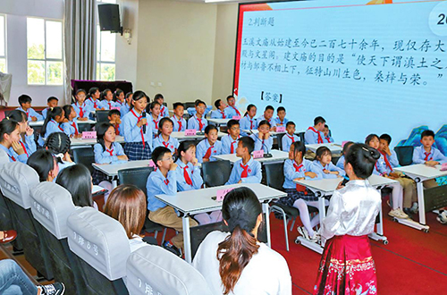 童聲詩(shī)韻滿校園.jpg